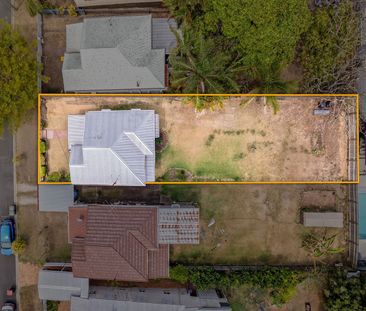 Cute as a Button! - Photo 1