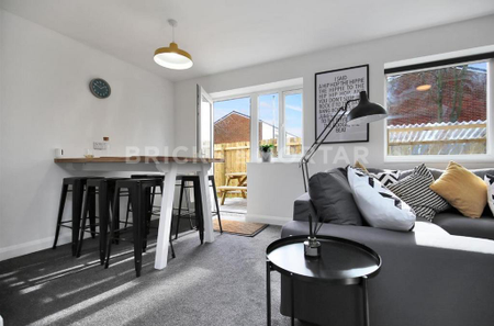 1 bedroom in a house share to rent - Photo 3