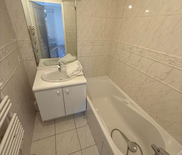 Location Appartement 2 pièces 47m² STE FOY LES LYON 69110 - Photo 5