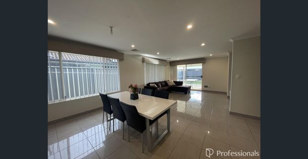 LOW MAINTENANCE - Photo 1