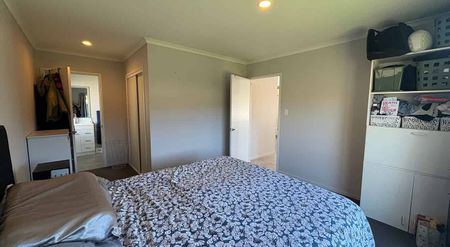 Large Pet Friendly 3 Bed/2Bath Home! - Photo 4