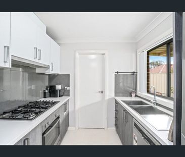 Well Presented 4 Bedroom Townhouse Close to Blacktown CBD! - Photo 4