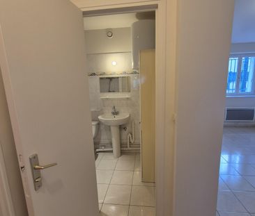 Location Appartement 1 pièce 23m² ST MAUR DES FOSSES 94100 - Photo 2