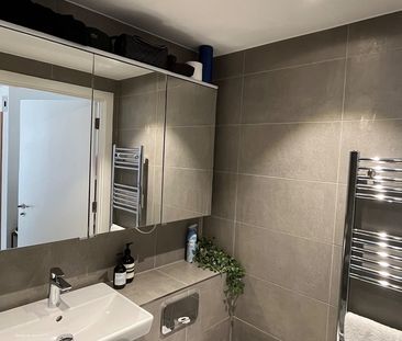 1 Bed Flat, Battersea Park Road, SW8 - Photo 6