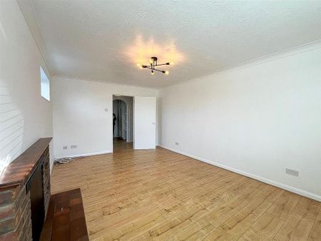 4 bedroom semi-detached house to rent - Photo 5