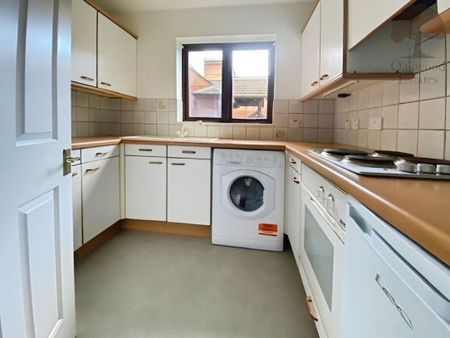 2 bed flat to rent in Ludlow Road, Maidenhead, SL6 - Photo 3
