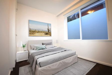 SPACUOUS GROUND FLOOR IN LEAFY STREET - Photo 3