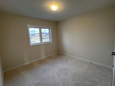 Detached Home For Lease | X8058370 - Photo 5