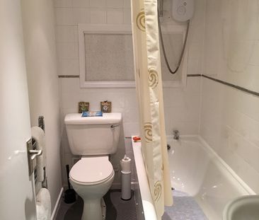 1 Bed Flat, Mount Street, AB25 - Photo 2