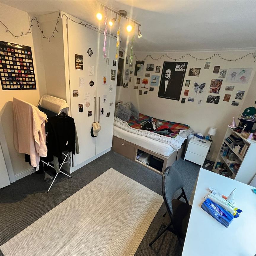 Manor Drive, Hyde Park, LS6 1DD, Leeds - Photo 1