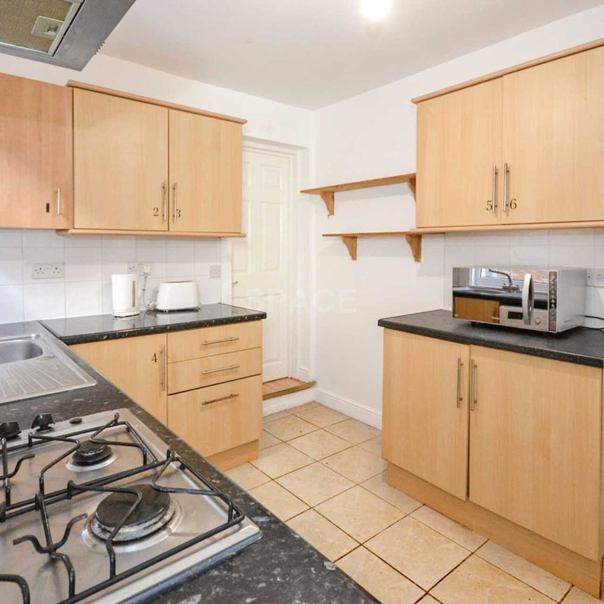Grange Avenue, Earley, Reading, Berkshire, RG6 1DJ - Photo 1