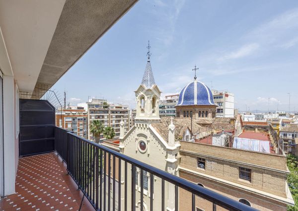 Excellent 3 Bedroom apartment for rent in El Carmen, Valencia