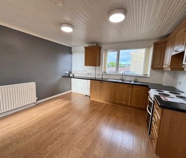 10 Broadway Avenue, Carrickfergus, BT38 8DD - Photo 4