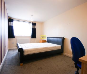 56 Lingard Close - Photo 2