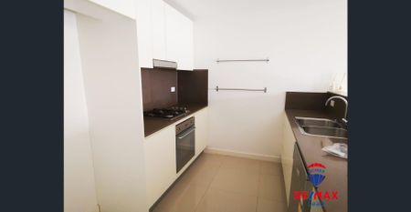 Modern Riverfront Apartment That You Can't Miss - Photo 4