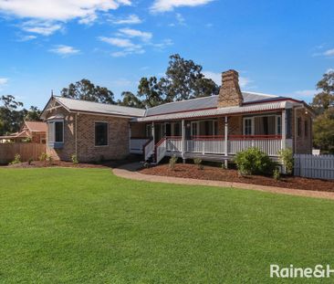Modern Comfort Meets Elevated Living in a Leafy Mt Coot-tha Pocket - Photo 5