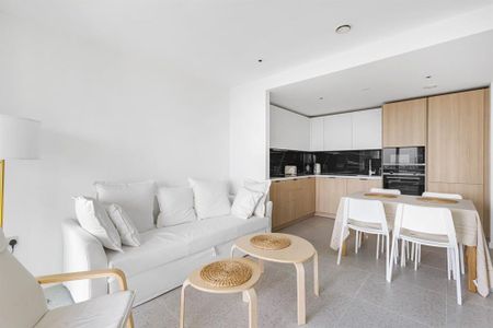 Cendal Crescent, LONDON - Photo 3