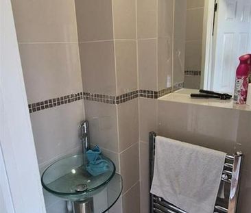 4 bedroom detached house to rent - Photo 2