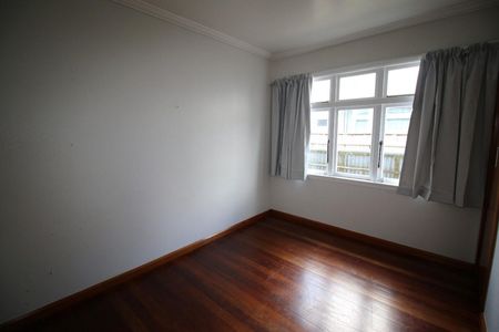 Charming two-bedroom home - Photo 2