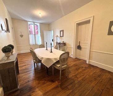 Location Appartement 6 pièces 151m² - Photo 3