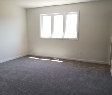 For Lease - 127 Gardenpost Terrace, Orleans - Cumberland and Area, ... - Photo 3