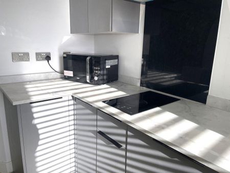 1 bedroom in a house share to rent - Photo 5