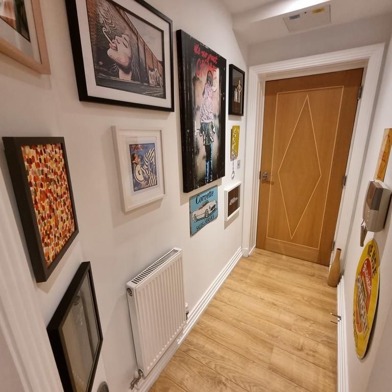 1 bedroom in a flat share to rent - Photo 1