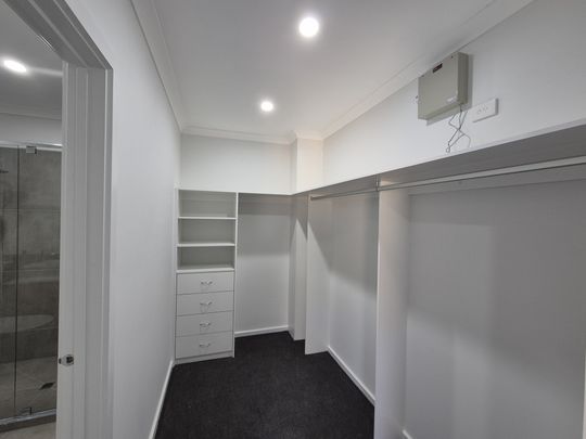 Beautiful, newly built townhouse - Photo 1