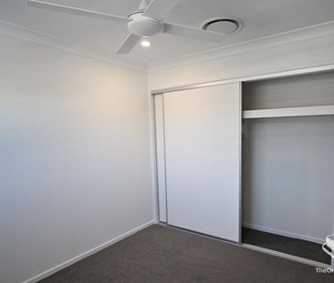 LUXURY 3 BEDROOM TOWNHOUSE - Photo 2