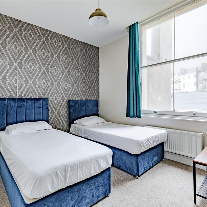 First Avenue, Hove - Photo 1