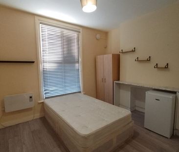 Studio Flat, Sandhurst Road, SE6 - Photo 5