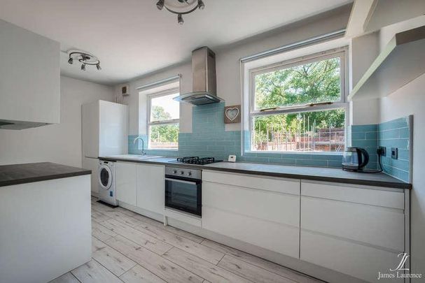 St Michael's Court, Warstone Parade East, Jewellery Quarter, B18 - Photo 1