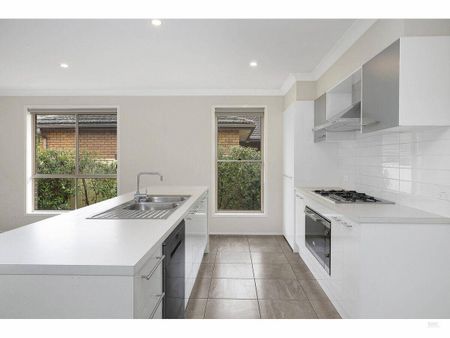 Modern Family Home - Photo 2