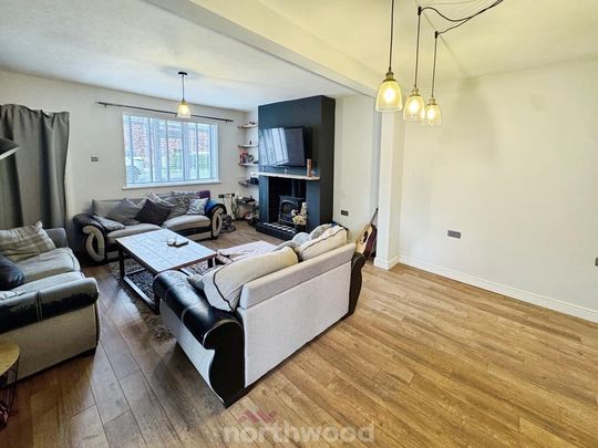 3 bedroom end of terrace house to rent - Photo 1