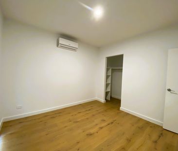 Modern 2-Bedroom Townhouse in Riverwalk Werribee - Photo 3