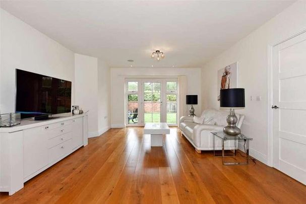 Honey Lane, Hurley, Berkshire, SL6 - Photo 1