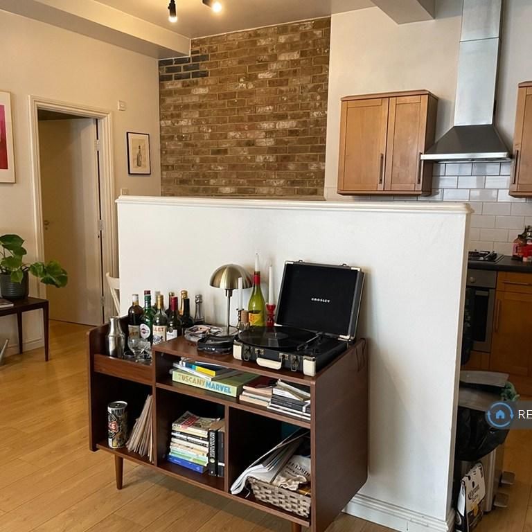 1 bedroom flat to rent - Photo 1