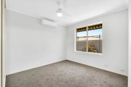 “Hi, I’m light-filled, low-maintenance living with everything you need for everyday comfort” - Photo 4