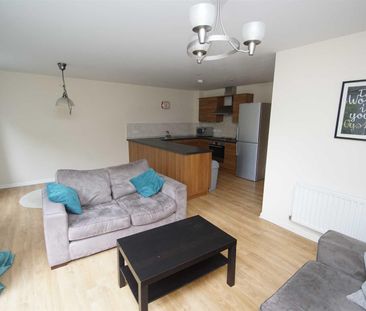 Holly Way, Leeds - Photo 2