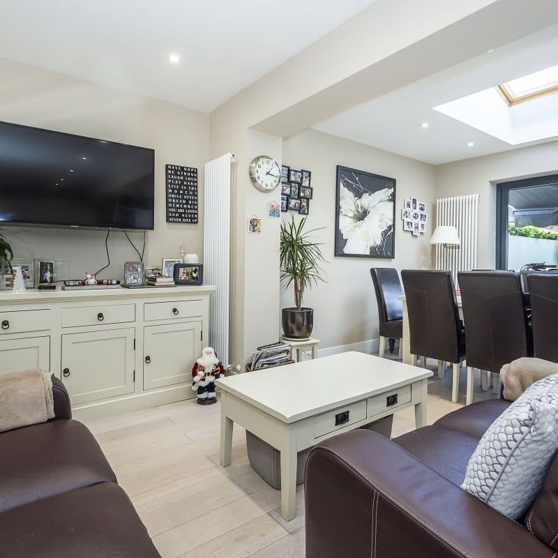 5 bedroom semi-detached house to rent - Photo 1