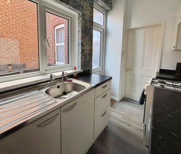 Turn-key ground floor flat near coast, town, and school. - Photo 1
