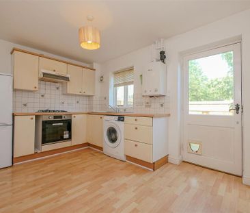 2 bedroom end of terrace house to rent - Photo 5