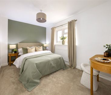 Alma Gardens, Deepcut, Camberley, Surrey, GU16 - Photo 4