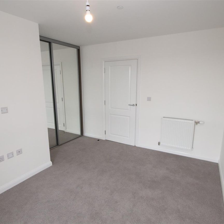 1 bedroom Apartment to let - Photo 1