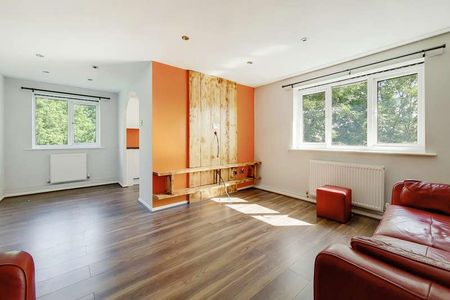 Streamside Close, Edmonton, London, N9 - Photo 2