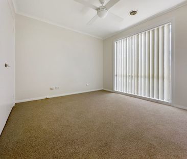 Great 4 bedroom townhouse - Available 09/05/2026 - Photo 3
