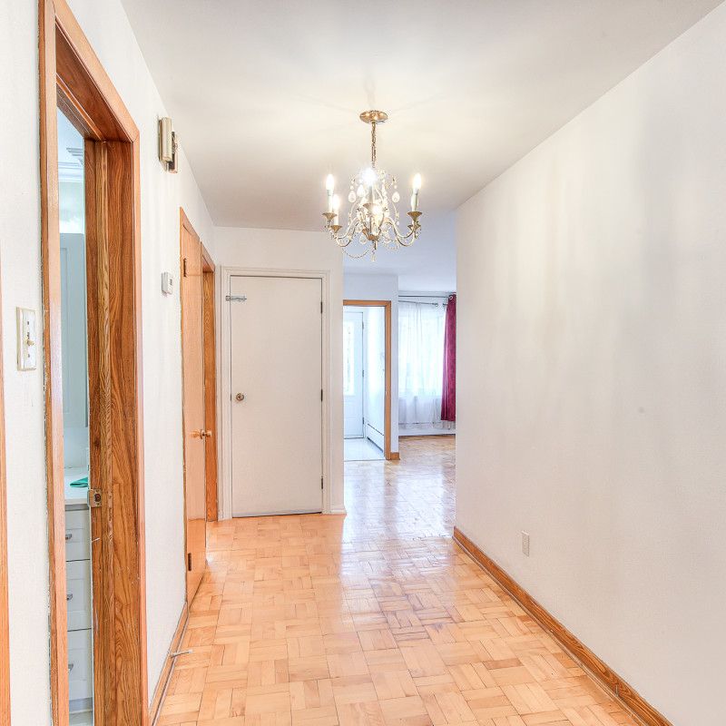 Superbe 5 et demi dans un triplex (Ahunstic) - Photo 1