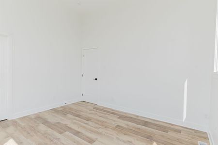 For Lease - 845 Champlain Street Unit# Unit 9 The Butterfly, Orleans - Cumberland and Area, Ontario - Photo 3
