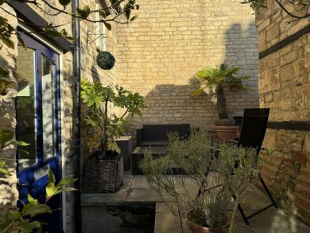 2 bedroom detached house to rent - Photo 5