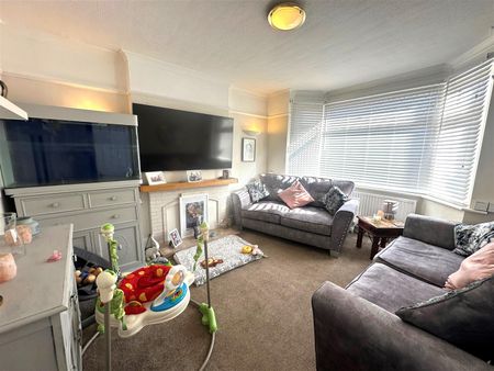 Maytree Crescent, Watford - Photo 2